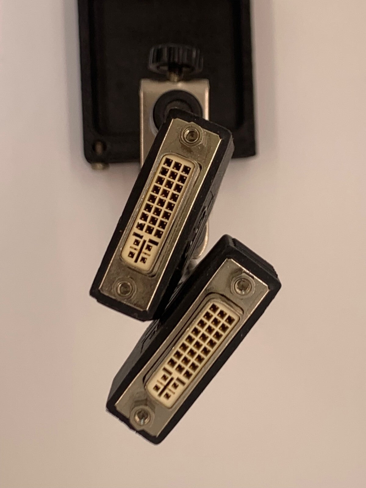 ATI SAPPHIRE 6111020400G VHDCI TO DUAL DVI-I ADAPTER CABLE USED