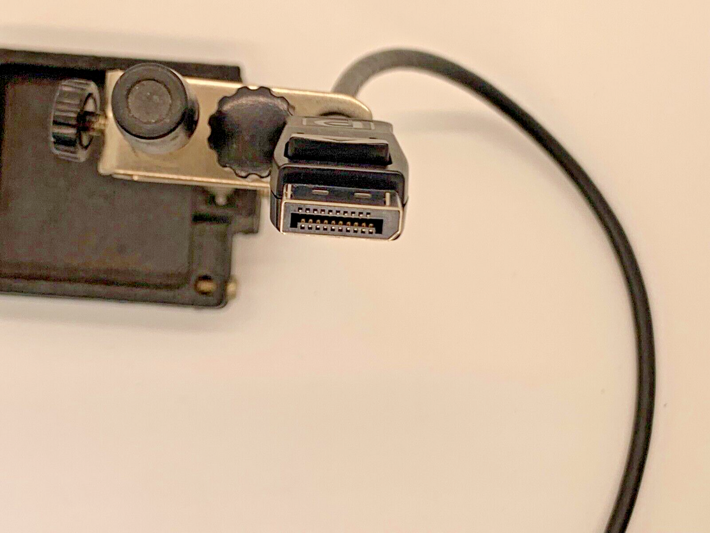 Wyse 920327-01L Displayport to DVI-D 16 INCH CABLE ADAPTER
