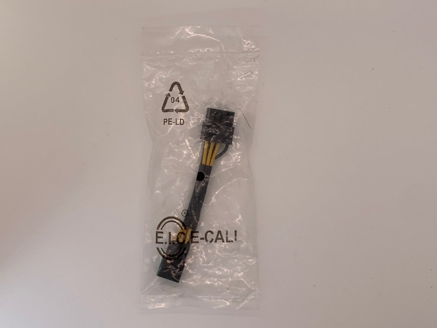 E-CALL E.I.C. 8 pin PCIE male to 6 pin PCIE Female 3-inch power adapter cable