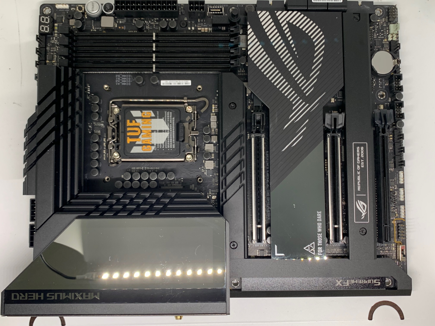 ASUS ROG Maximus Z790 Hero WiFi LGA 1700 DDR5 ATX gaming motherboard