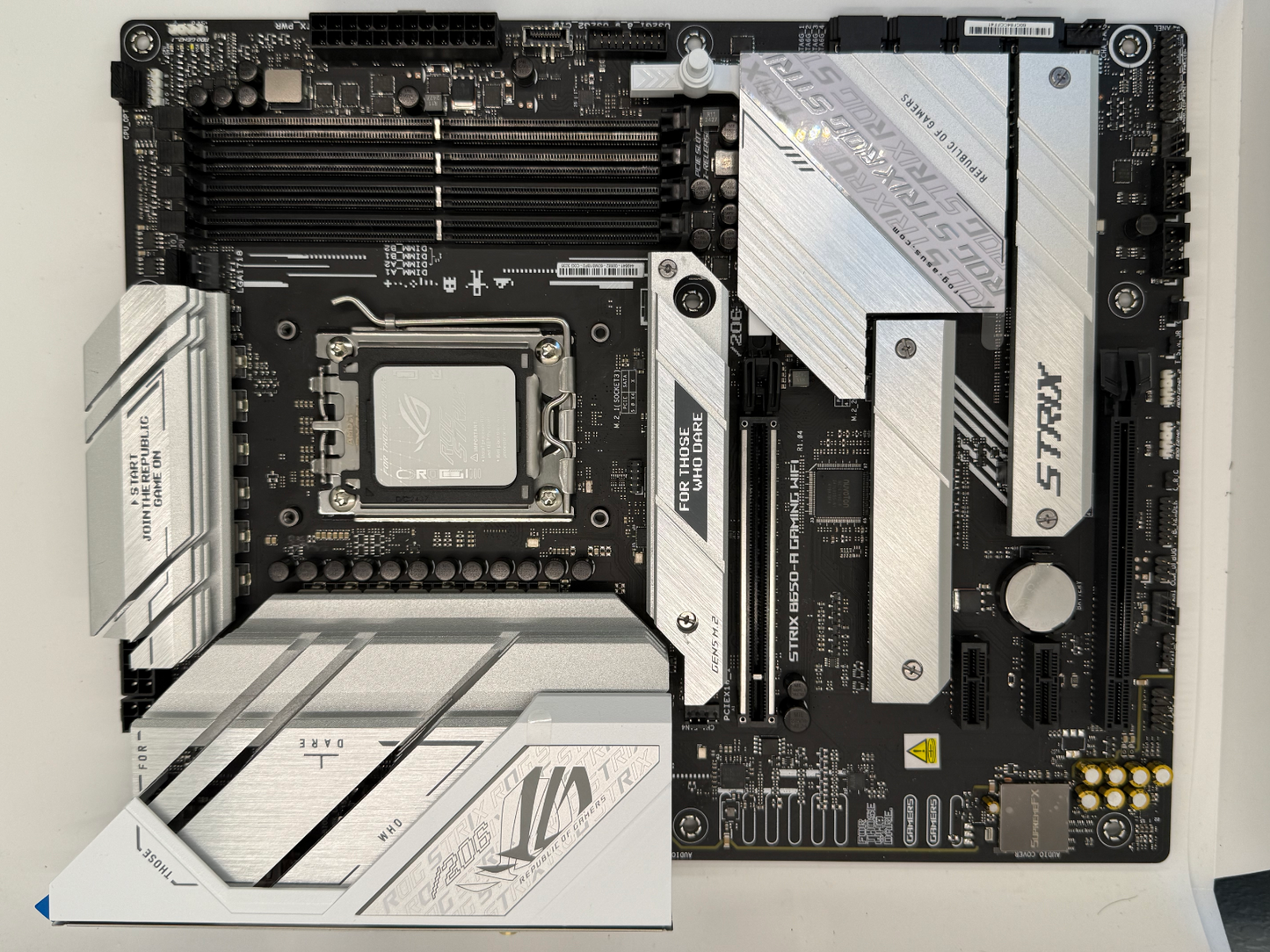 ASUS ROG Strix B650-A Gaming WiFi 6E AM5 LGA1718 Ryzen 7000 DDR5 Motherboard