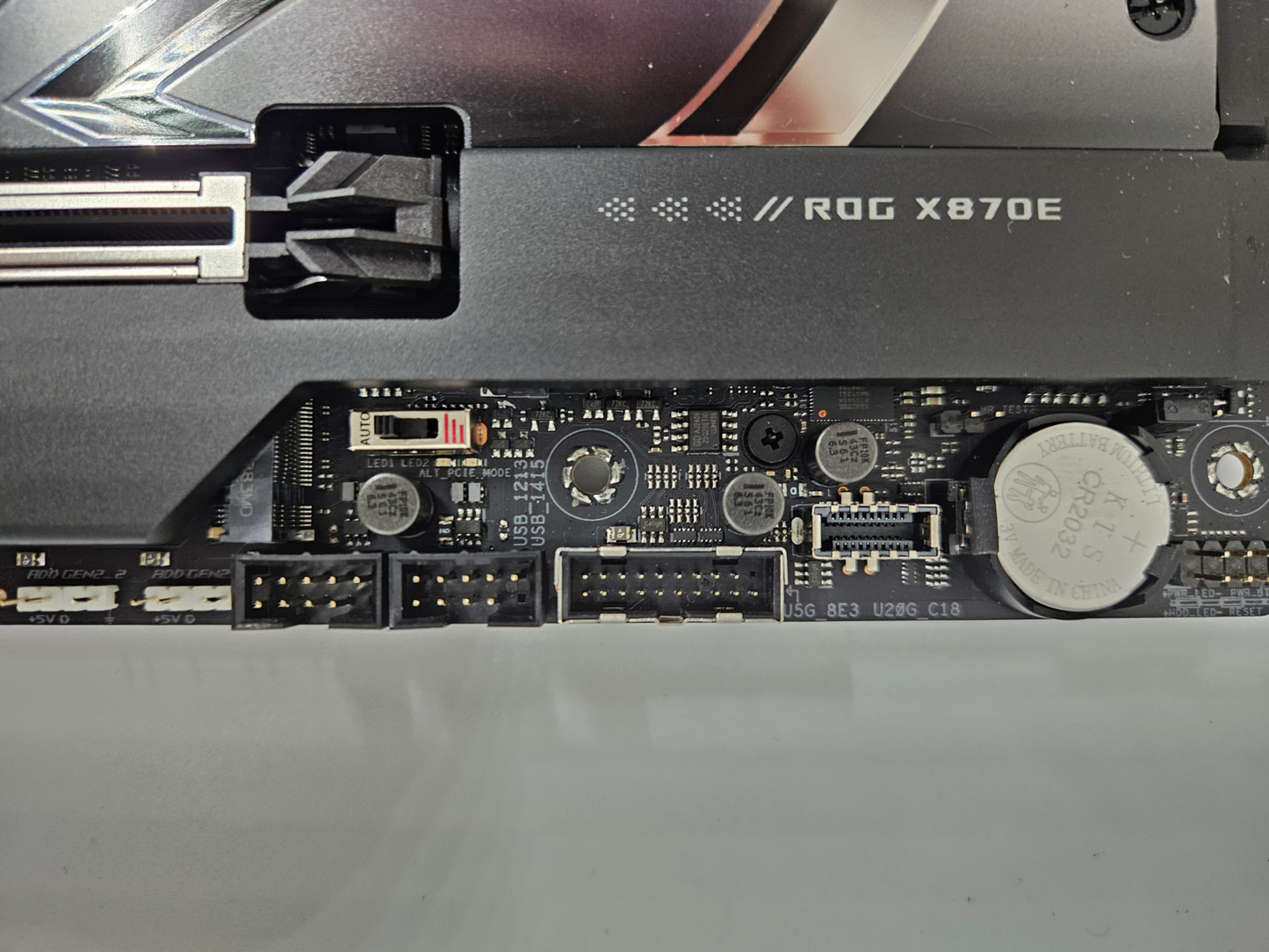 ASUS ROG CROSSHAIR X870E HERO AMD AM5 ATX DDR5 WIFI 7 gaming motherboard