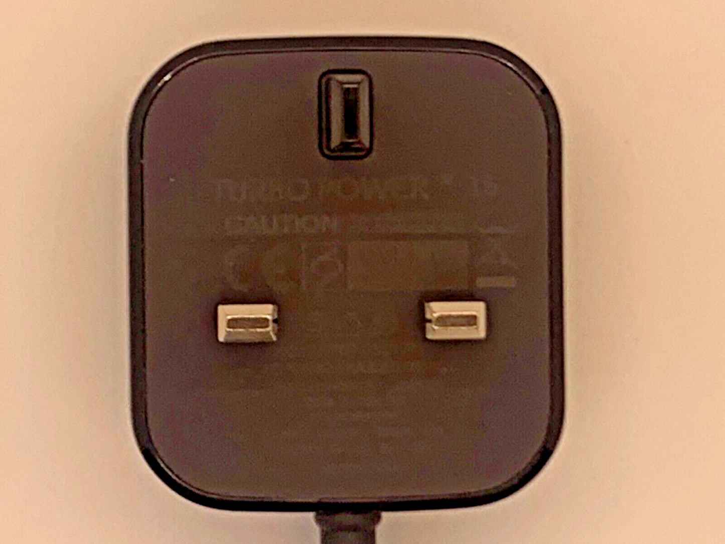 Motorola SPN5917A 5ft AC power adapter type G UK to USB-C 5V 3A for cell phones
