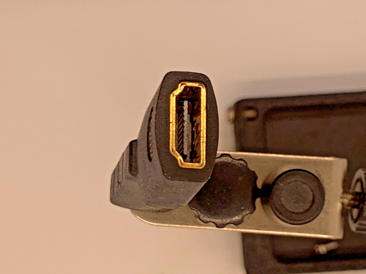EVGA Mini HDMI male to HDMI female 90 degrees turned dongle adapter