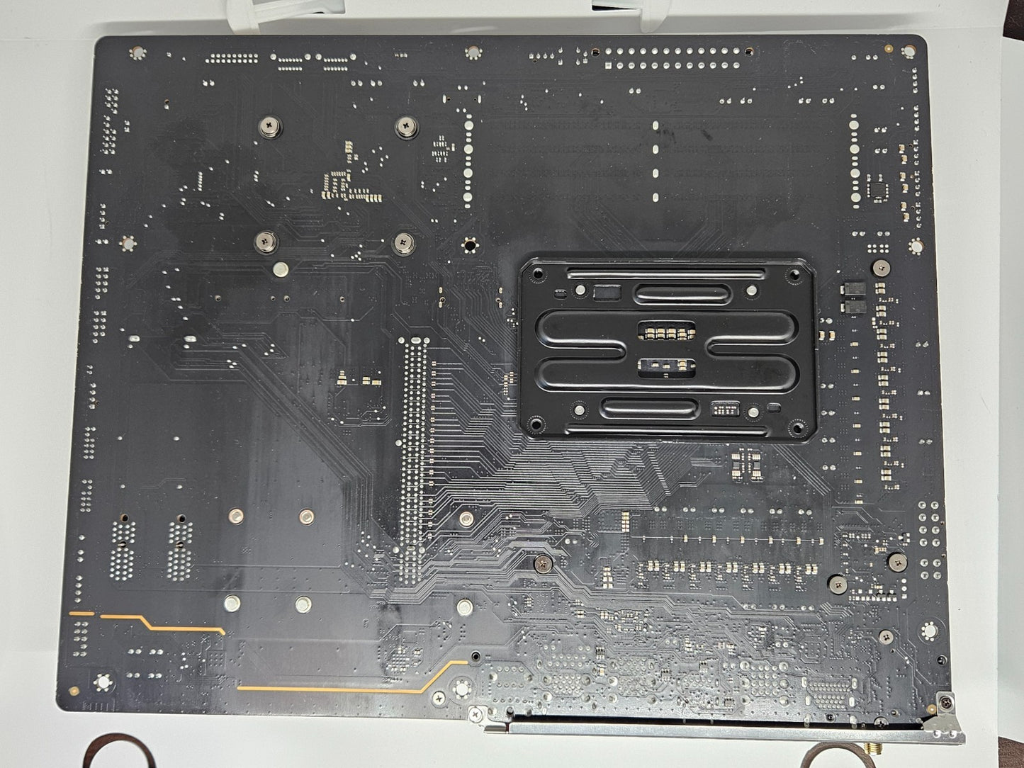 GIGABYTE B650 AORUS Elite AX AMD AM5 DDR5 ATX Motherboard DAMAGED