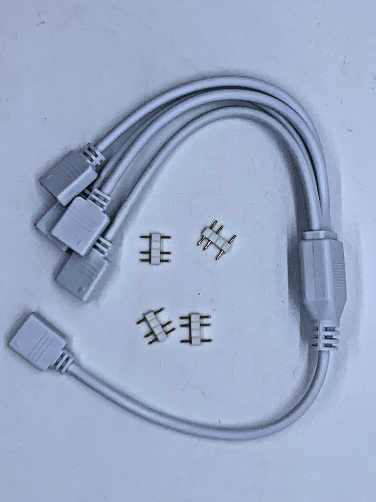 Addressable RGB ARGB Splitter 3-pin 1 to 4 Cable white 30cm