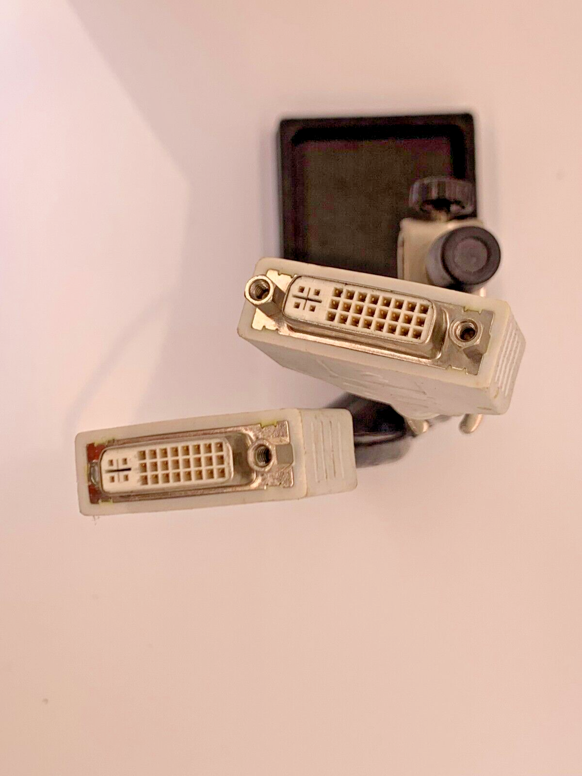 AMD 6110020300G DMS-59 male to two Single-Link DVI female Adapter cable