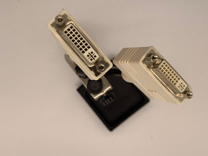 PNY 91004086-T DMS-59 male to two Single-Link DVI female Adapter cable